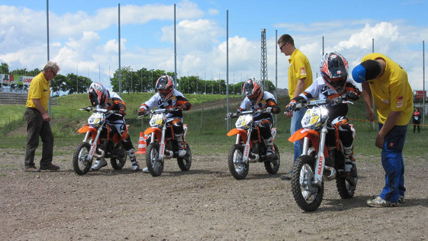 #8 MX Acadamy 061