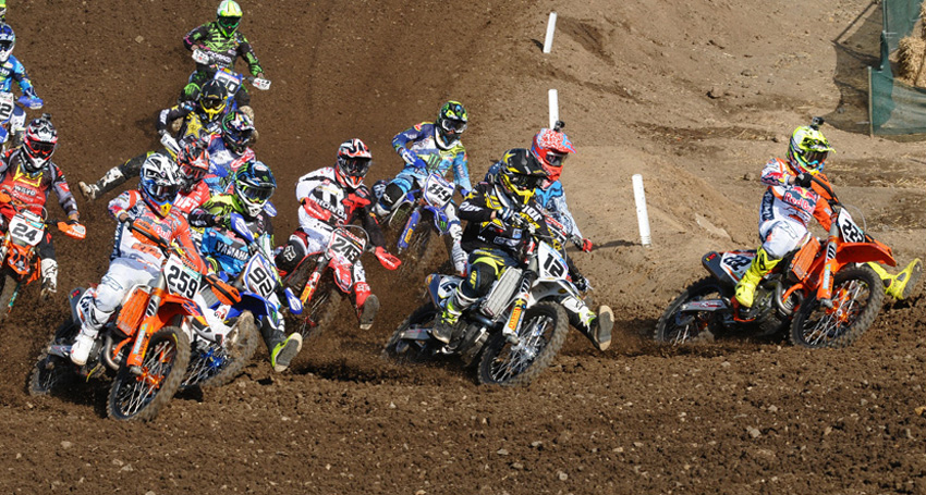 Start zum zweiten Lauf in der MXGP-Klasse 2016 bei der Motocross-Weltmeisterschaft im TALKESSEL Teutschenthal