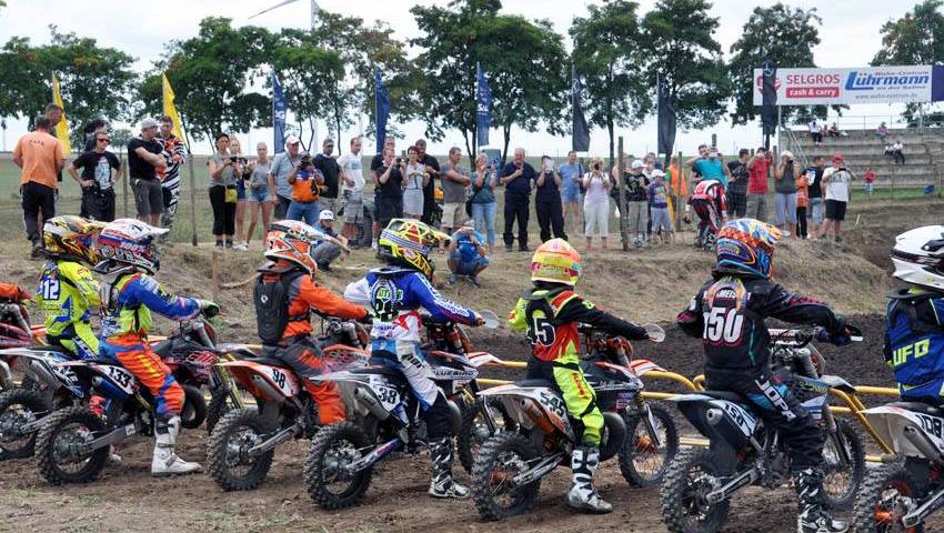 Start der Motocross-Kids 2016 beim Lauf zur Landesmeisterschaft im TALKESSEL