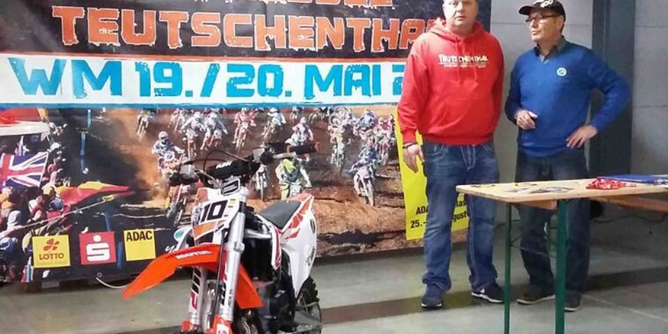 Thomas und Jürgen am Infostand des MSC bei der Night of Freestyle 2018 in Halle (Saale)