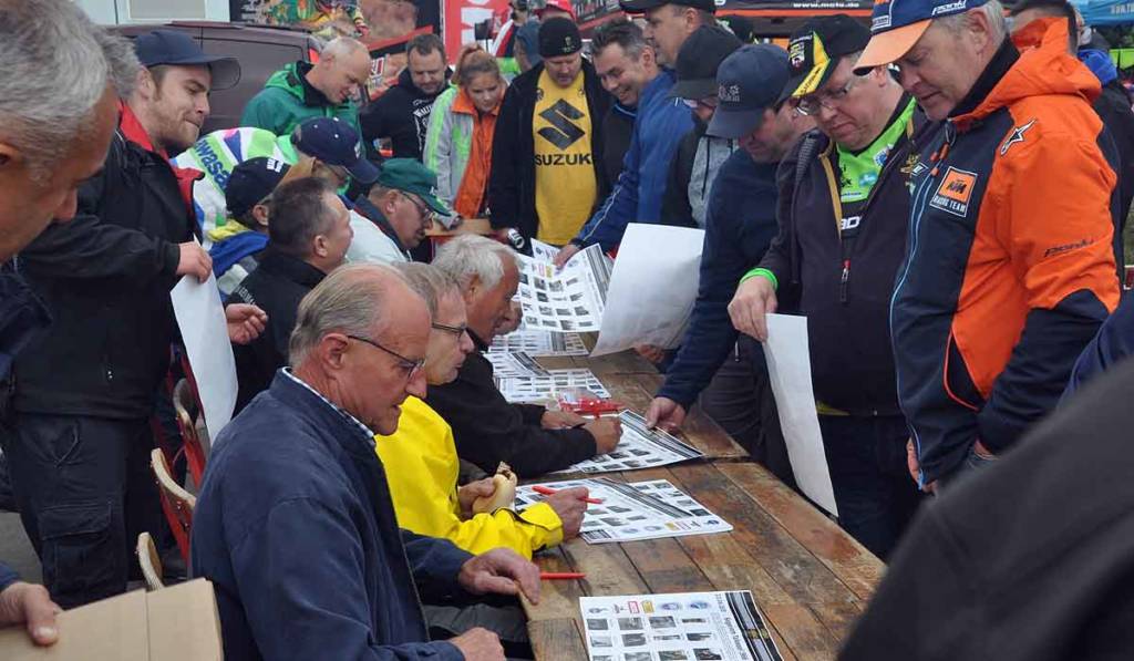 ostdeutsche Motocross-Legenden bei der Autogrammstunde bei den 2. TALKESSEL CLASSICS 2018 in Teutschenthal