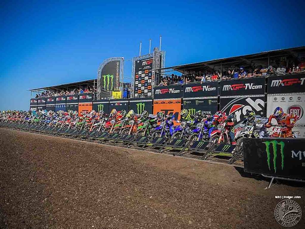 Start zum 2.Lauf in der MXGP vorn Startplatz 1 Jeffrey HERLINGS (NED, MXGP)<br /> MX GP - 25. Grosser Preis von Deutschland - 8. Lauf zur Motocross Weltmeisterschaft - Talkessel Teutschenthal<br /> Teutschenthal // 20.05.2018 // Foto: Holger John